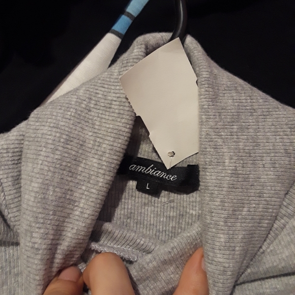 Ribbed Turtle Neck - Picture 3 of 3